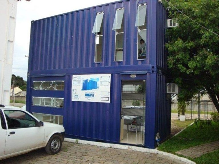 Contenedores apilados para uso como oficina Contenedores de uso inmobiliario